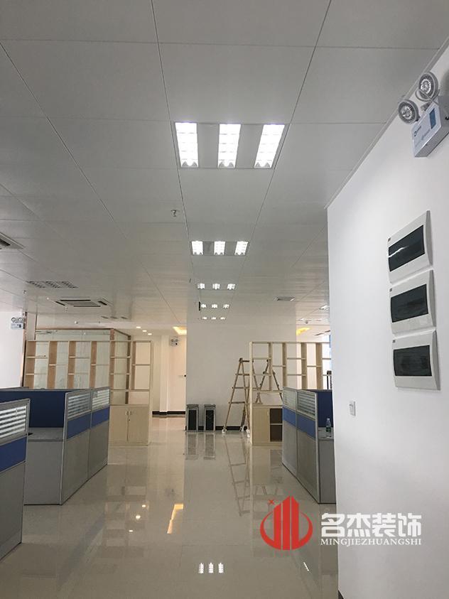 辦公區裝修設計完工照.jpg