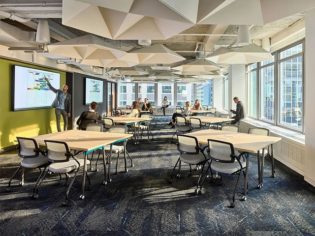 廣州辦公室裝修設(shè)計(jì)空間案例